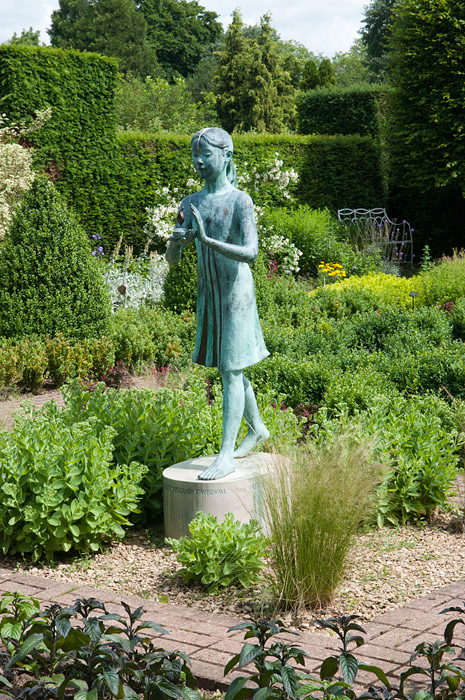 Rzeźba w ogrodzie